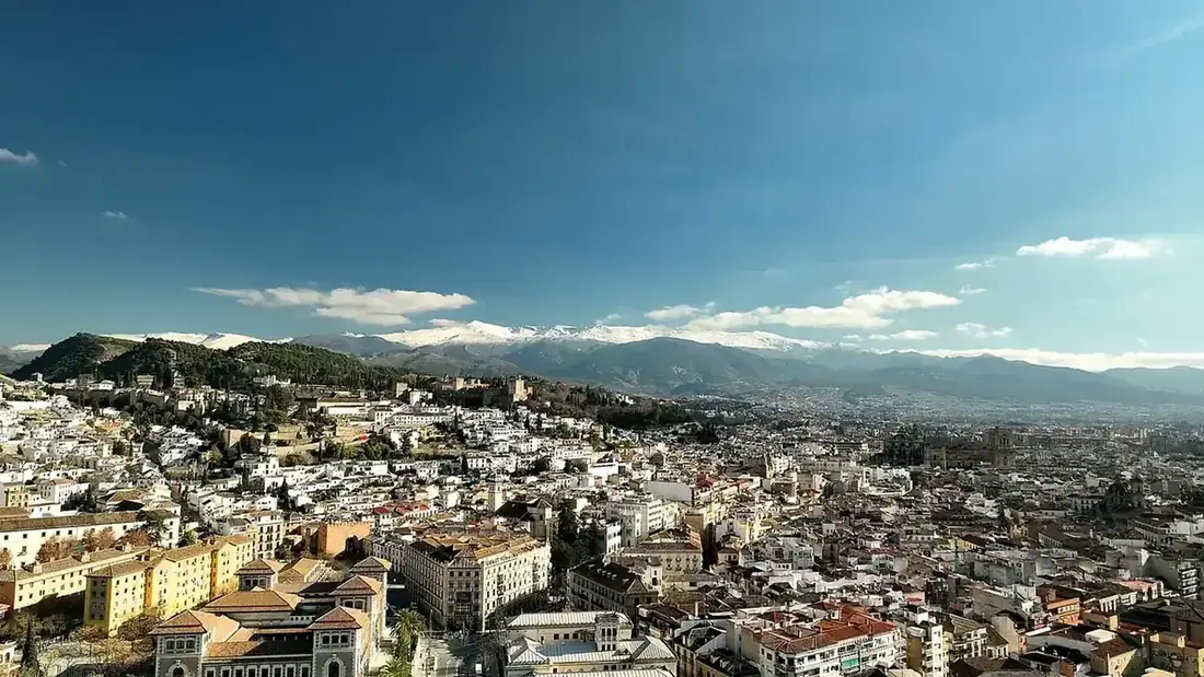 Seis movimientos de cámara aérea y cuándo usar cada uno